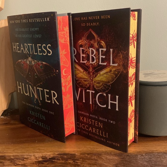 Heartless Hunter and Rebel Witch - Crimson Moth duet - Picture 1 of 5